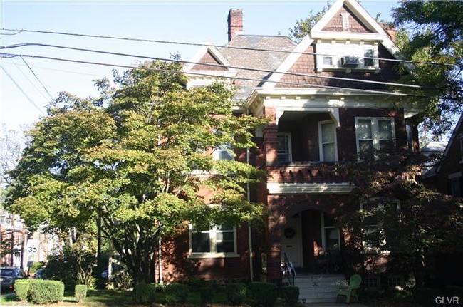 Building Photo - 428 N New St