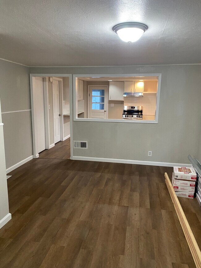 Building Photo - 6 Westmoreland St