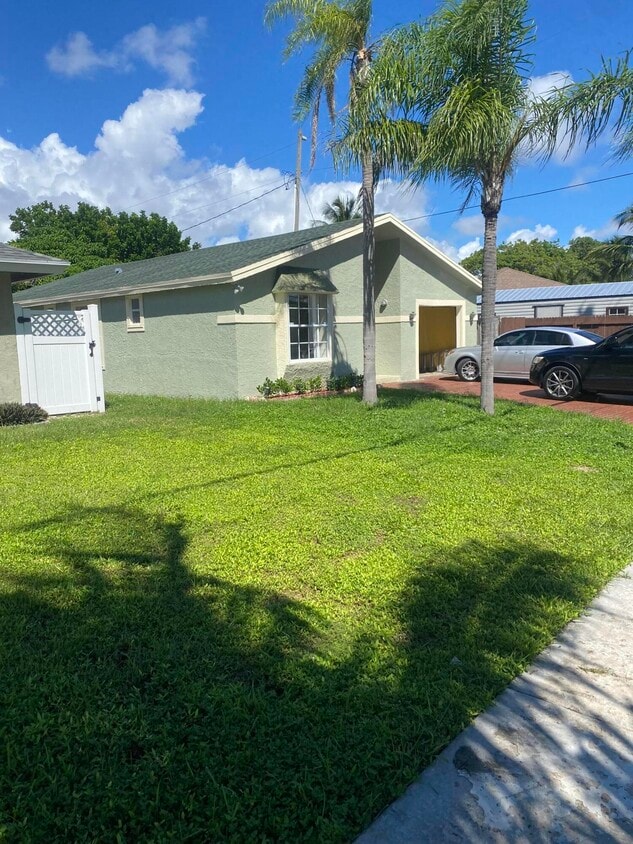 Foto principal - 4305 Greenwood Ave
