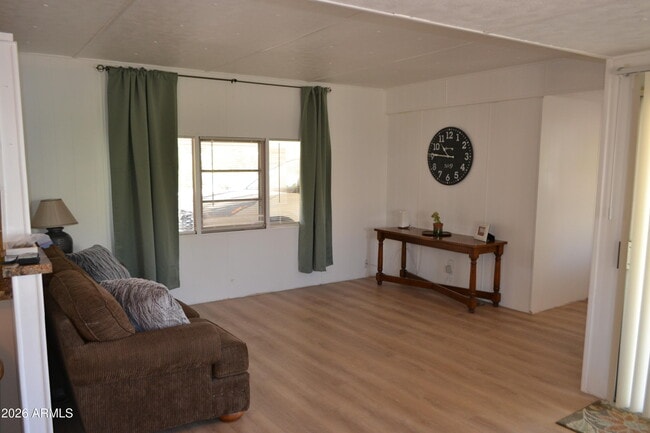 Building Photo - 523 S Park View Cir