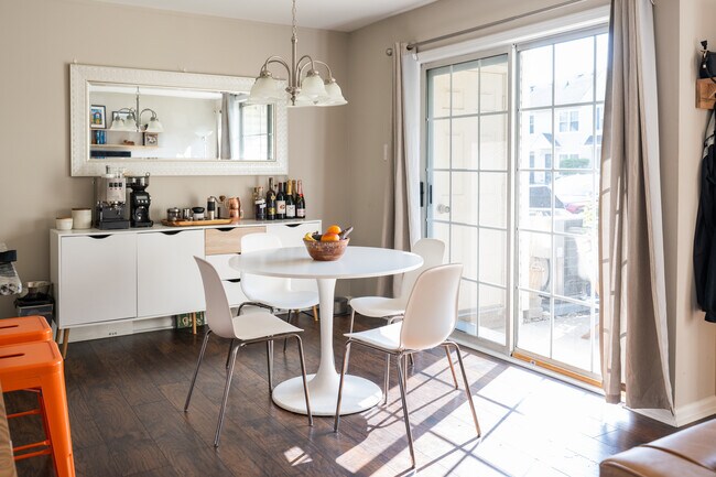 Foto del edificio - 4402 Vesper Cir