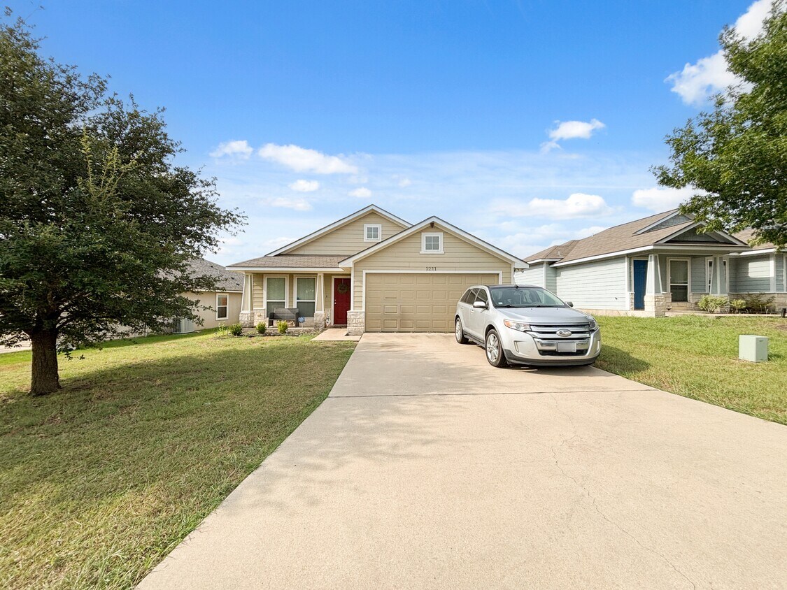 Primary Photo - 2211 Bellmont
