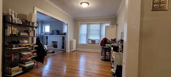 Building Photo - 5061 N Ashland Ave
