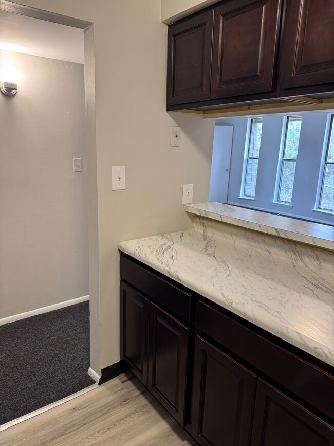 Foto del edificio - 221 Cookstown New Egypt Rd