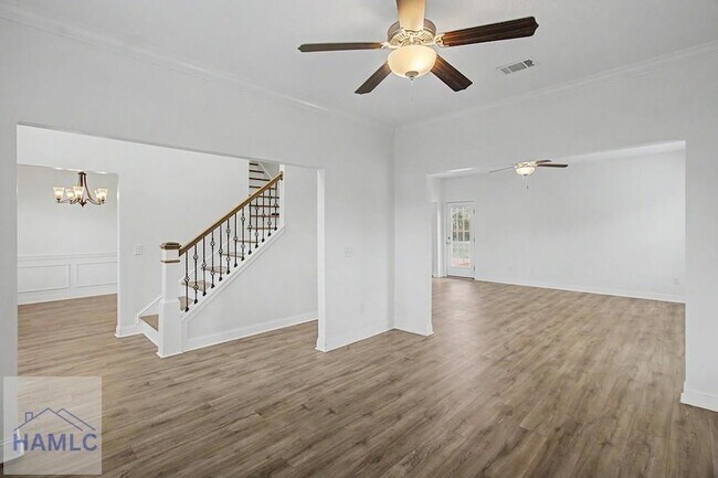 Foto del edificio - 206 Farnsworth Trl