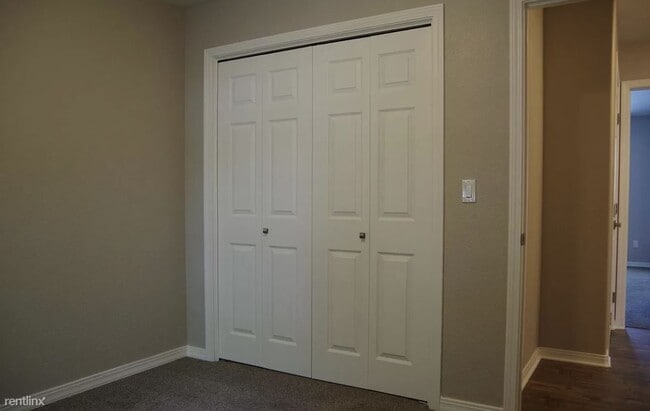 Building Photo - 3 br, 2 bath House - 2123 South Rushmore Way