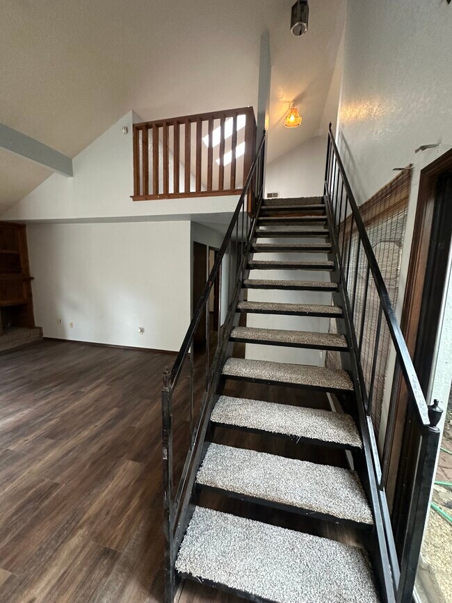 Quédese en el loft - 6107 Gaelic Glen Dr