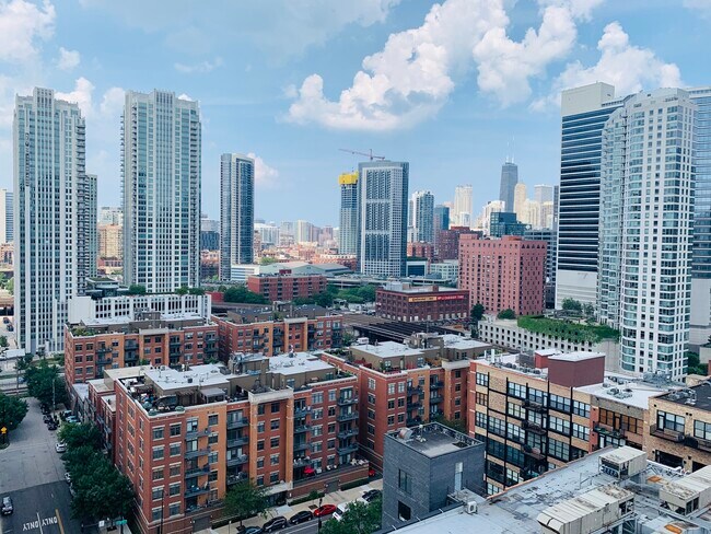 Foto del edificio - 200 N Jefferson St
