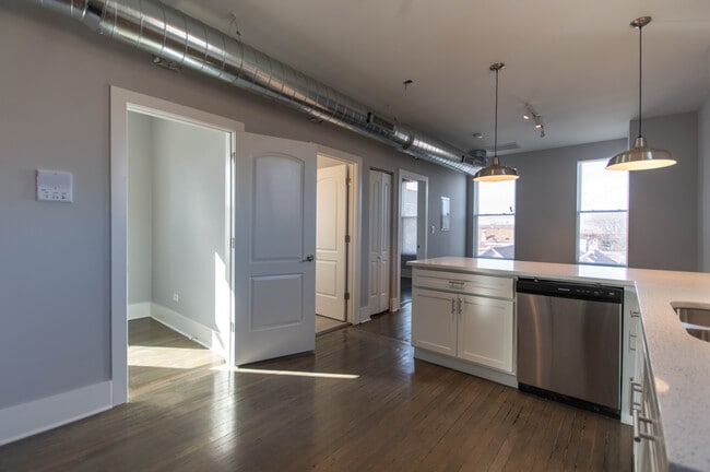 Building Photo - 2117 W 18th St