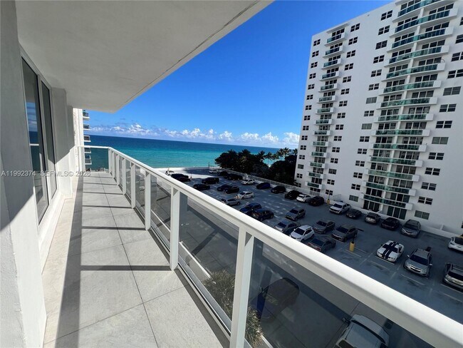 Foto del edificio - 2751 S Ocean Dr
