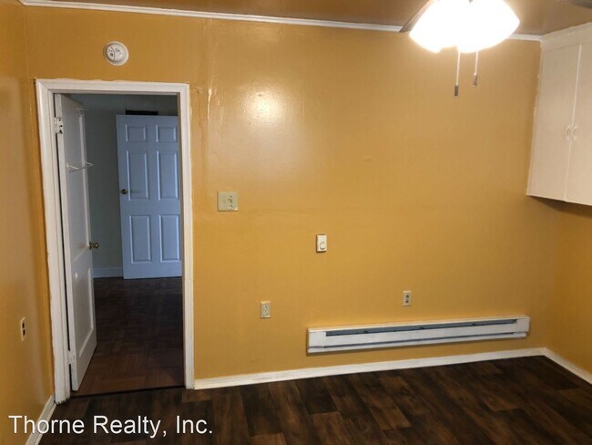 Building Photo - 3 br, 1 bath House - 517 N.E. Main Street