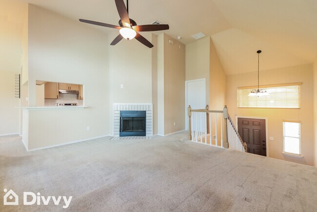 Building Photo - 1335 Jasmine Dr