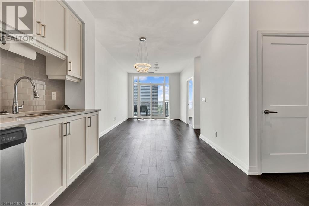 Photo principale - 155 Caroline St S