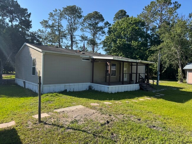 Building Photo - Macclenny SR121 Doublewide