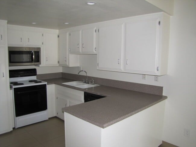 Building Photo - Glendora West Apartments