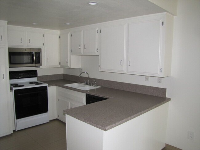 Foto del edificio - Glendora West Apartments