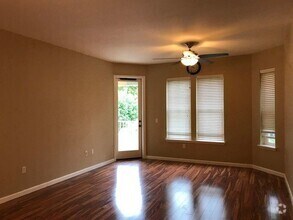 Building Photo - 520 Lunalilo Home Rd