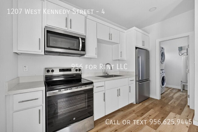 Building Photo - 1207 W Kennedy St