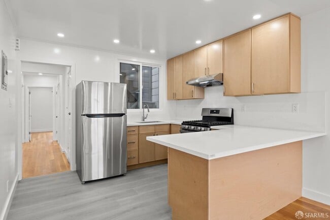 Building Photo - 670 33rd Ave