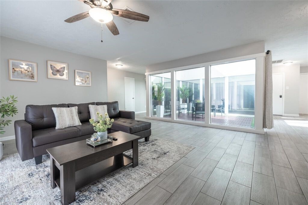 Foto principal - 9907 Towne Tower Ln