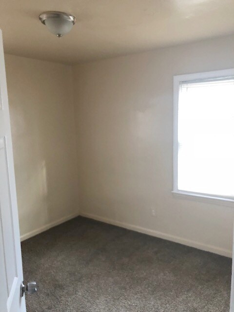 Building Photo - 7708 Dolphin St