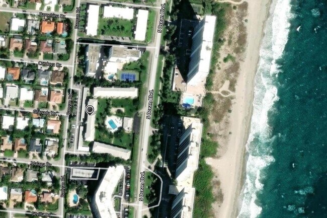 Foto del edificio - 2730 Banyan Rd