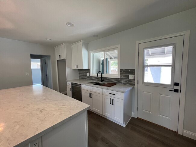 Foto del edificio - 239 Brightview Dr