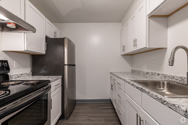 2BR, 1BA - Renovated - Kitchen - The Boulders