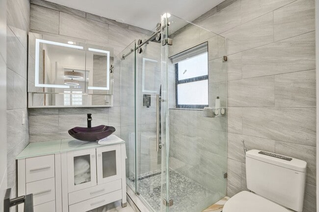 Foto del edificio - 6761 Allen St