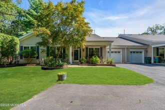 Building Photo - 138 Greenlawns Dr