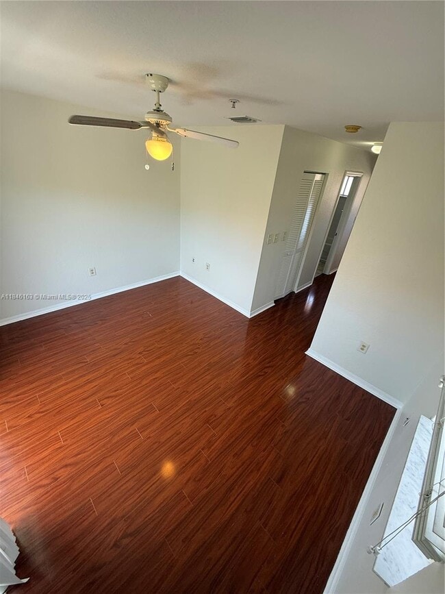 Foto del edificio - 2082 NE 167th St