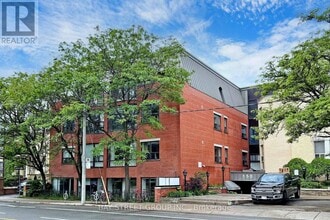 Building Photo - 150 Beverley St