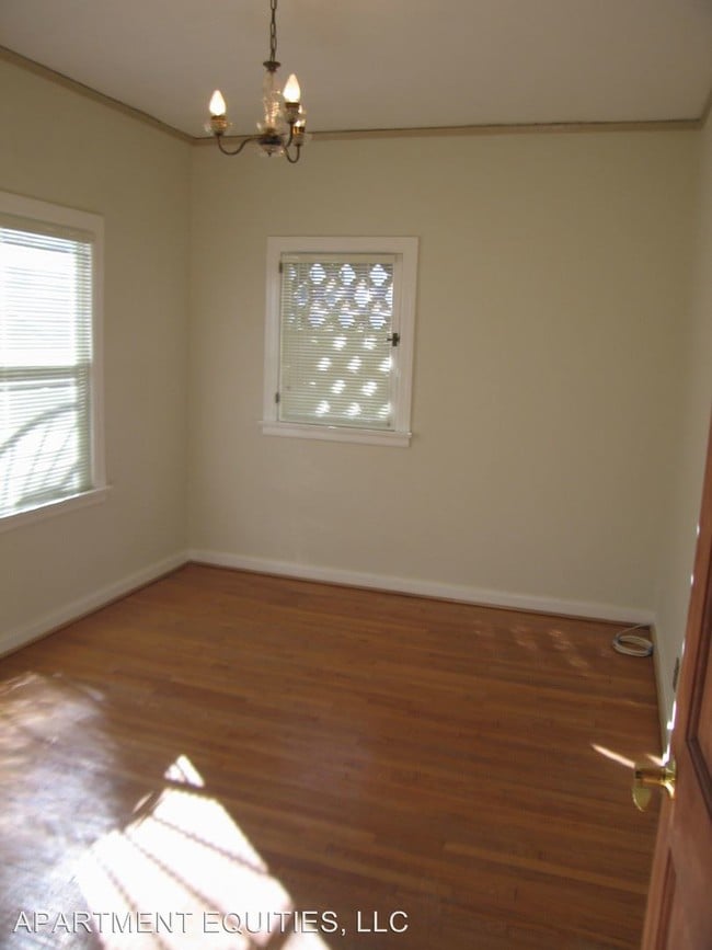 Building Photo - 412 S Cochran Ave