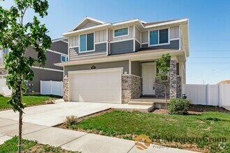 Building Photo - 4190 Safflower Dr