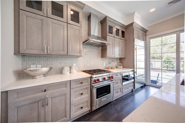 Building Photo - 102 W Midland Ave