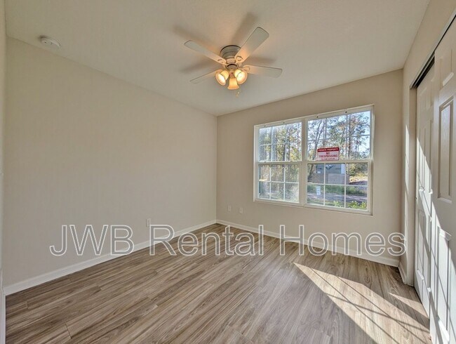 Foto del edificio - 12087 Biarritz St