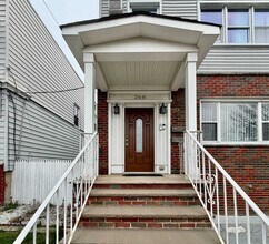 Building Photo - 264 Columbia Ave