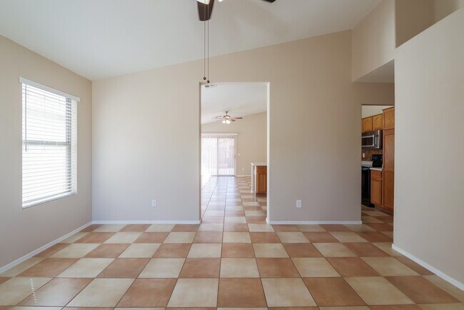 Foto del edificio - 8621 W Mission Ln