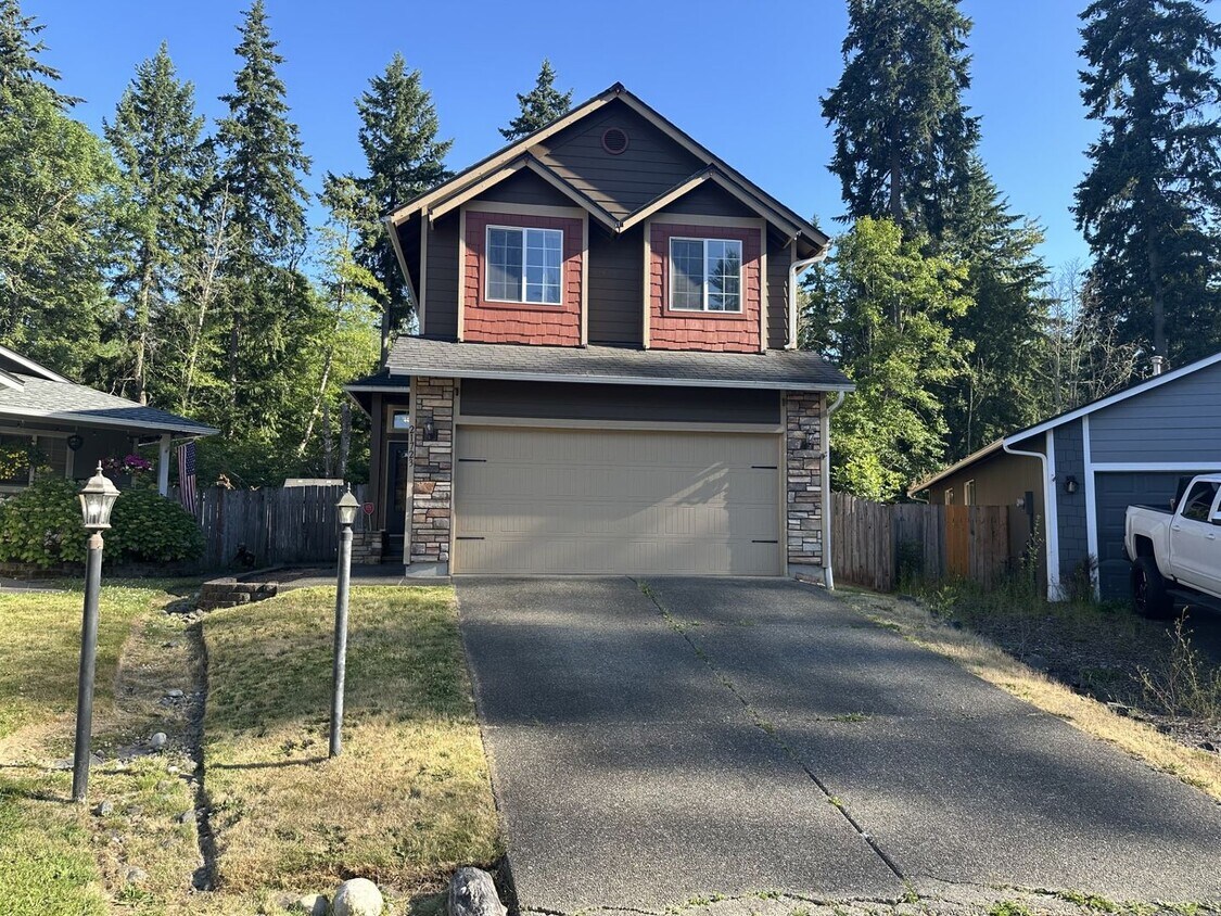 Primary Photo - Beautiful Spanaway Home in Quiet Neighborhood