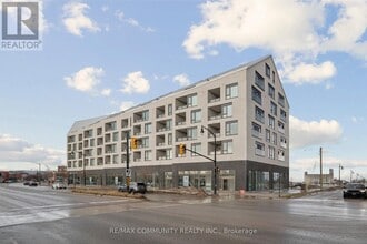 Building Photo - 31 Huron St