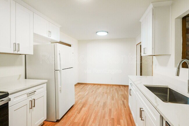 Foto del edificio - 4416 67th Ave W