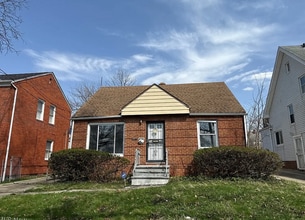 Building Photo - 3877 E 153rd St