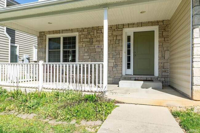 Building Photo - 2812 E Bressingham Gdn Wy
