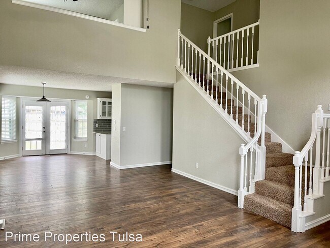 Foto del edificio - 4 br, 2.5 bath House - 4423 W. Madison Pl.