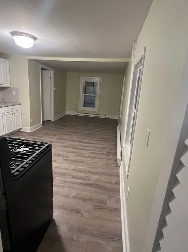 Building Photo - Minerva 8 plex