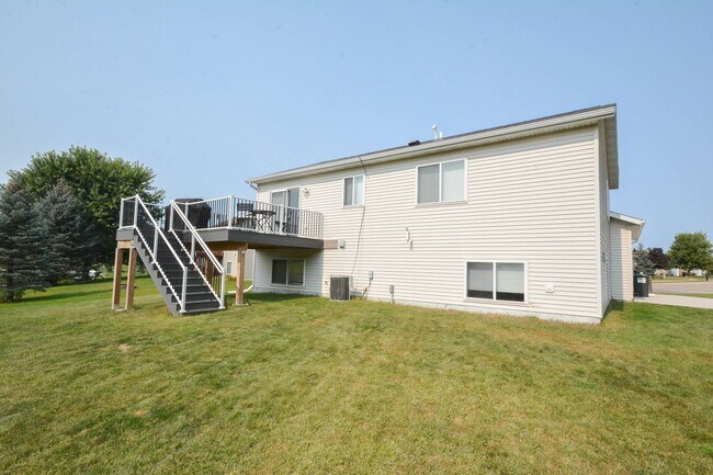 Foto del edificio - Gorgeous 4br home on nice lot with no back...