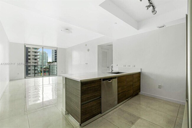 Building Photo - 1100 S Miami Ave