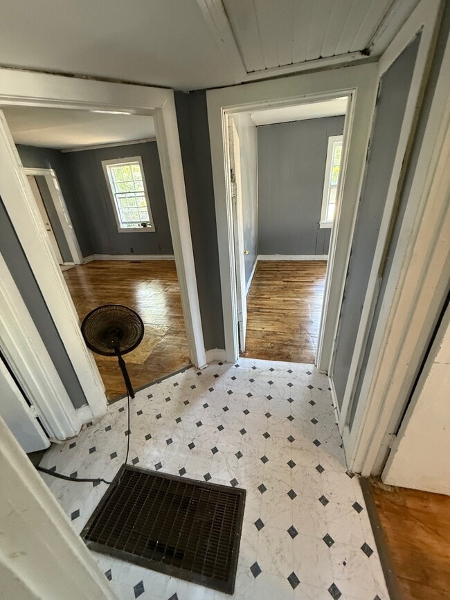 Foto del edificio - 2028 Lee Terrace SW