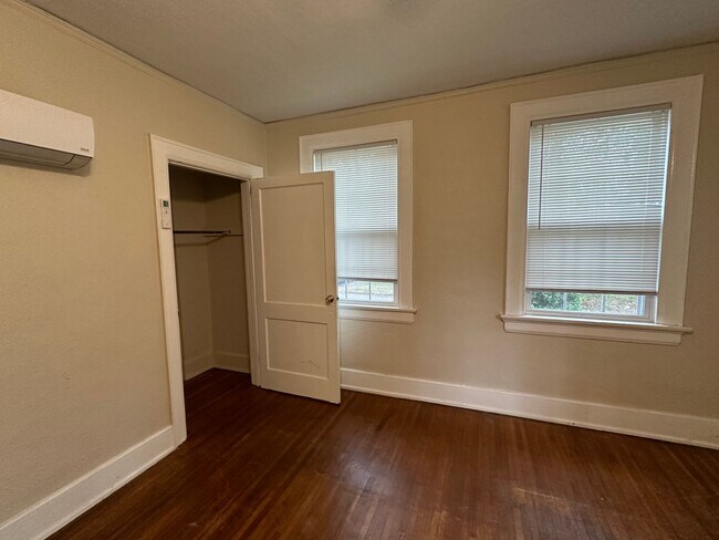 Building Photo - Panama Street Duplex - CAMELLIA
