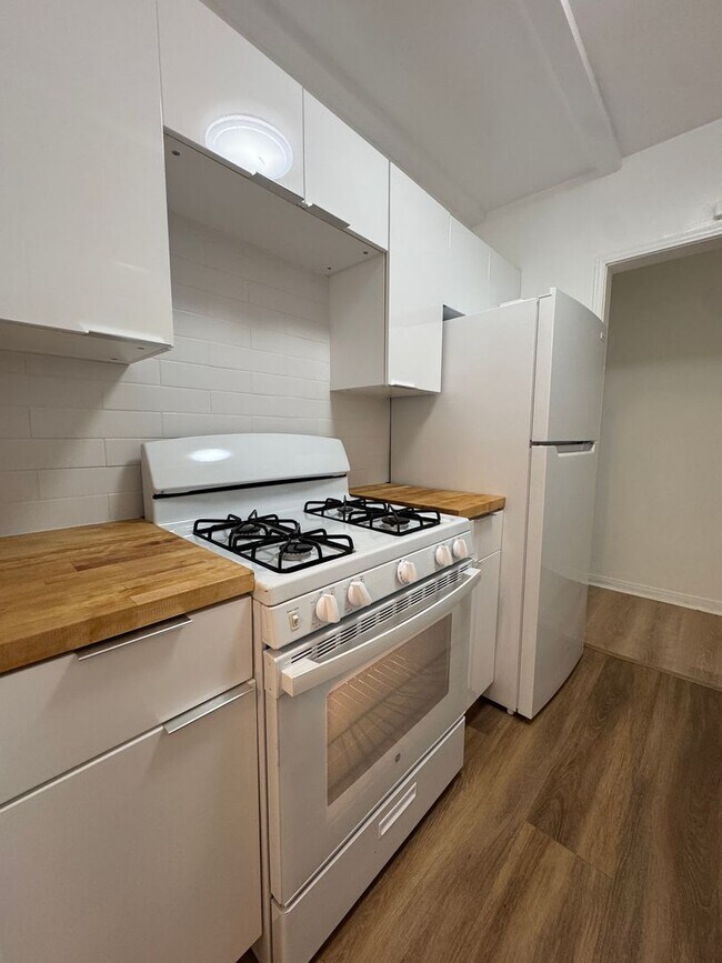 Foto del interior - Hayworth Courtyard Apartments – West Holly...